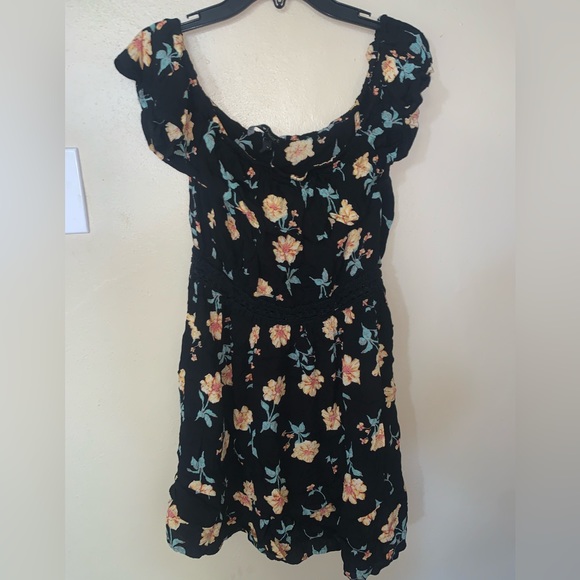Derek Heart Dresses & Skirts - Black sundress with yellow flowers